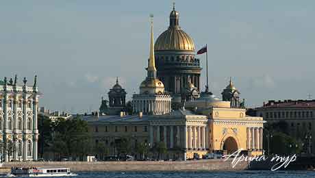 Школьные туры в  Петербург