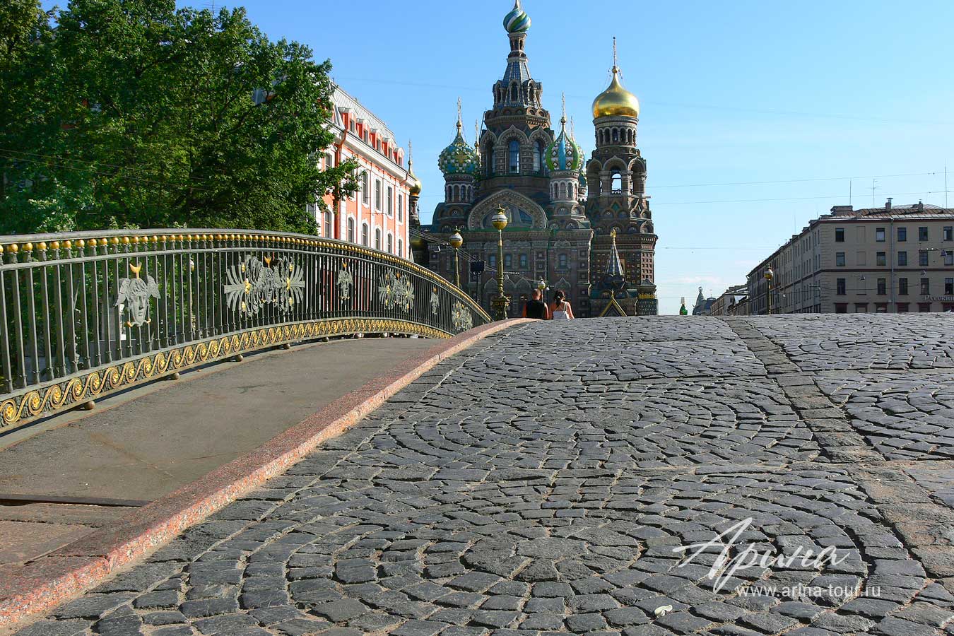Мало-Конюшенный мост, Петербург