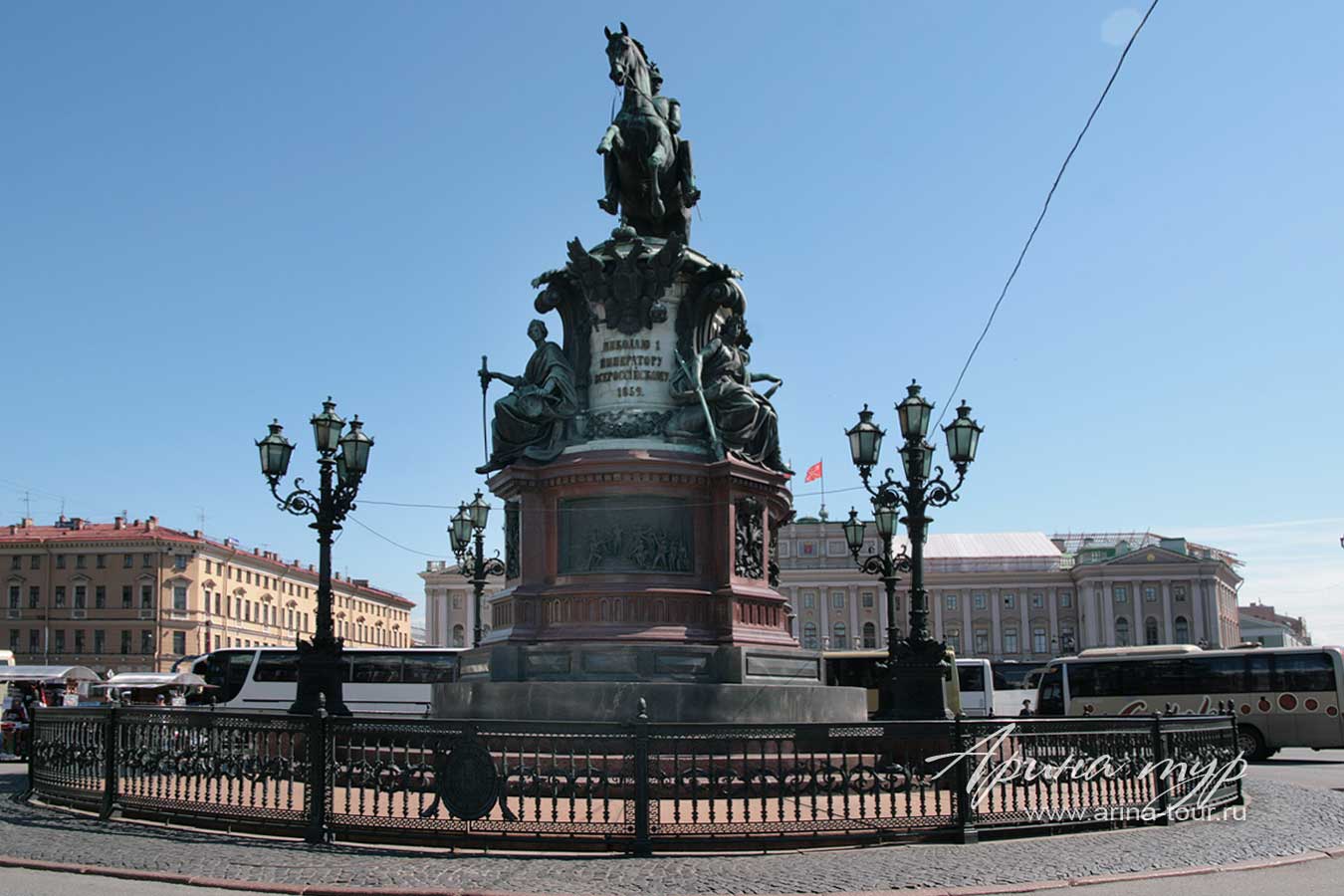 Монументальная скульптура Петербурга