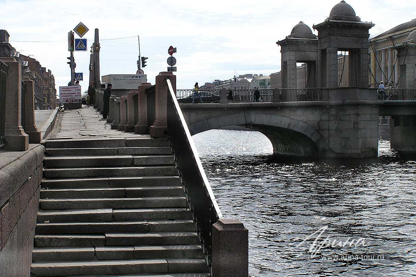Мост Ломоносова, Санкт-Петербург