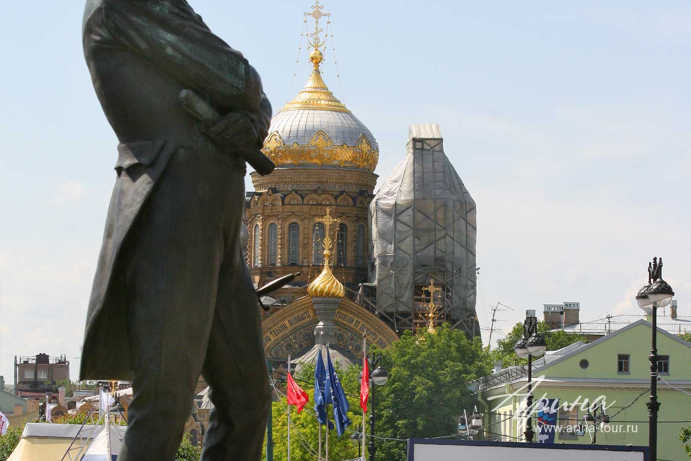Памятник Крузенштерну в Петербурге