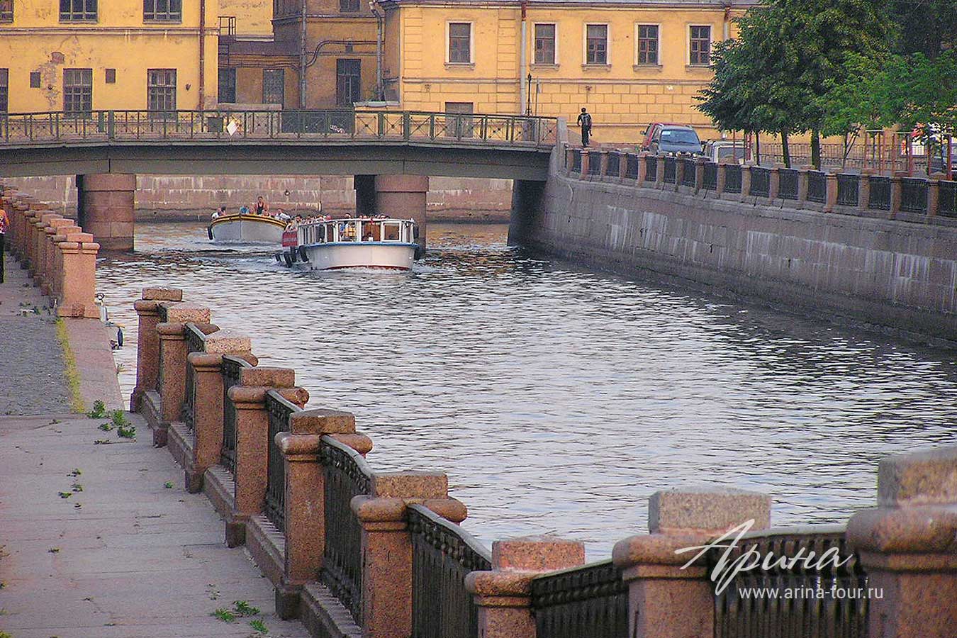 Смежный мост, Петербург